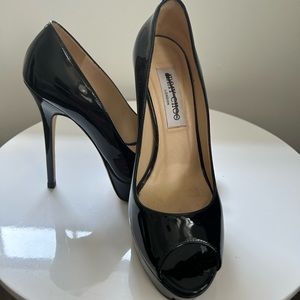 Jimmy Choo’s Patent leather 4’ high heels